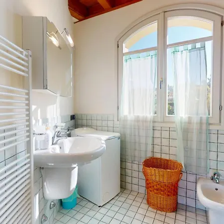 Apartment Borgo Del Torchio C8 Bybookinggardalake Manerba del Garda